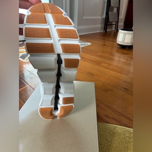 Brand New On Cloud 5 Coast Women’s 6 - Picture 4 of 7